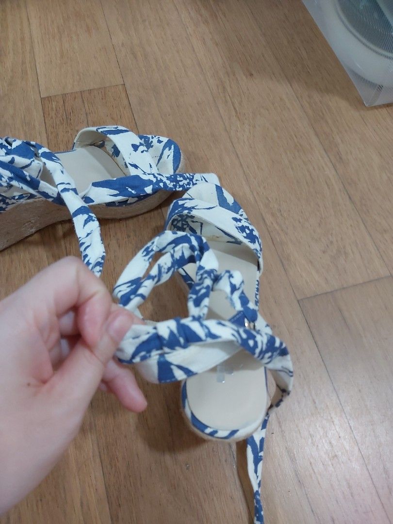 White wedges with ribbon tie discount