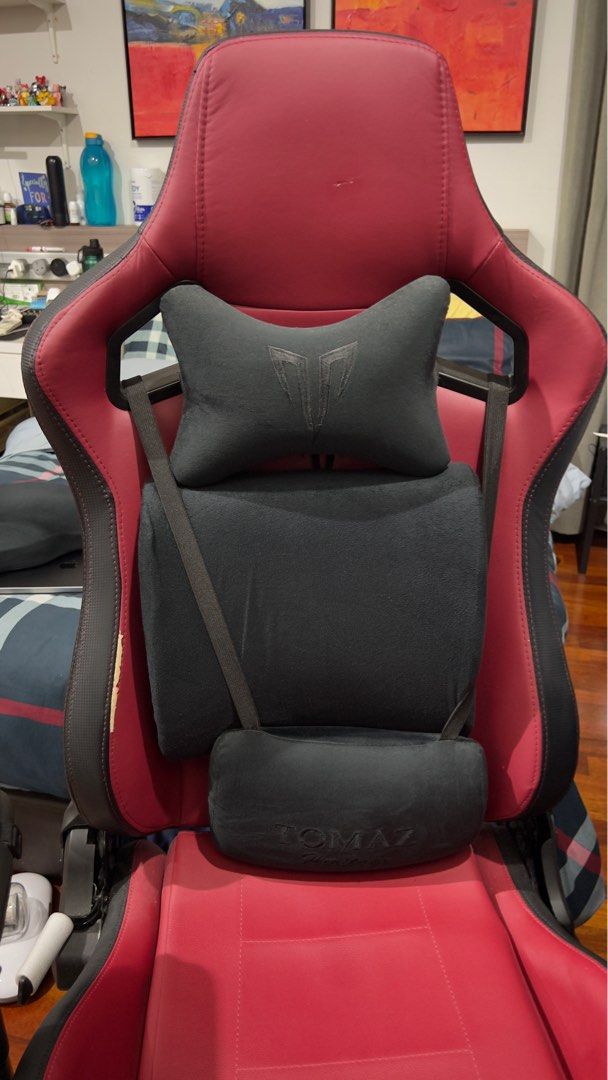 Tomaz Gaming Chair, Furniture & Home Living, Furniture, Chairs on Carousell