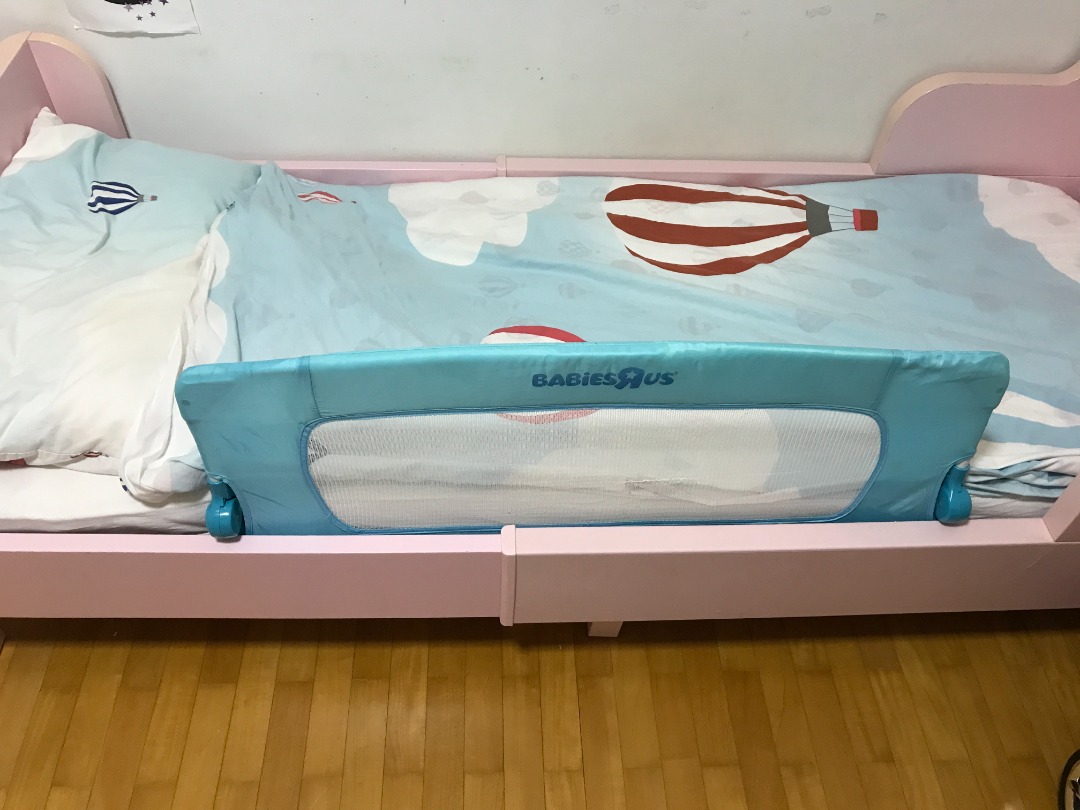 Toys r us baby bed guard, Babies & Kids, Baby Nursery & Kids Furniture