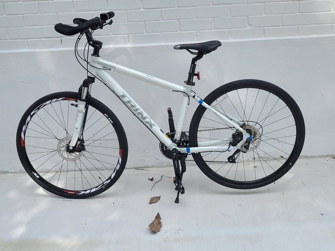 Trinx Touring 2.0 27 speed front and rear racks medium size