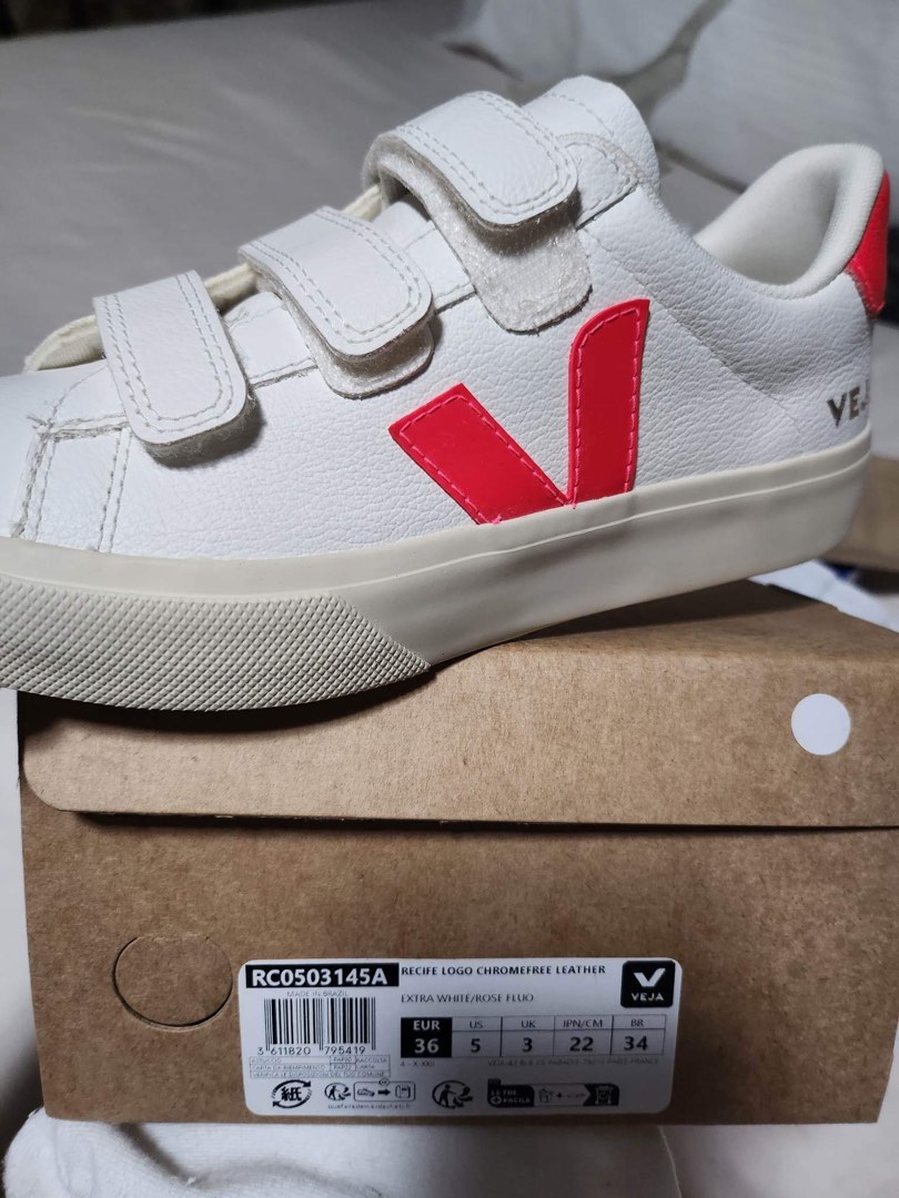 VEJA RECIFE LOGO CHROMEFREE LEATHER EXTRA WHITE ROSE FLUO Women s