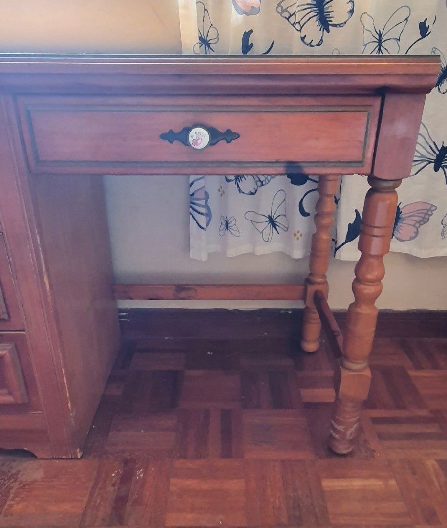 Vintage American Young Hinkle Desk, Furniture & Home Living, Furniture