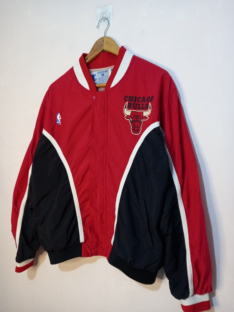 Vintage Chicago Bulls Warm Up Jacket, Men's Fashion, Coats, Jackets and Outerwear on Carousell