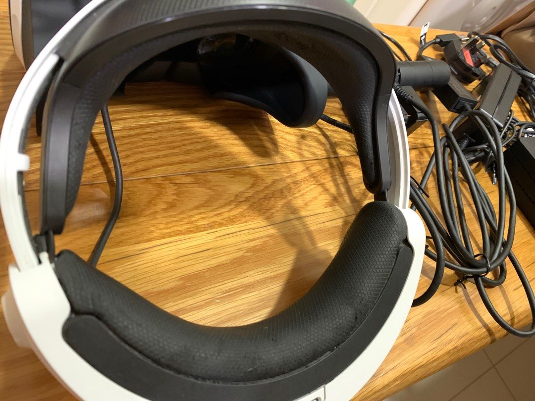 wts-playstation-vr1-with-ps5-adaptor-and-contollers-stand-video