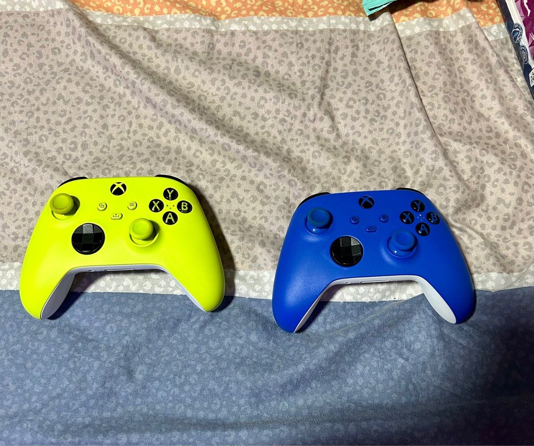 Xbox controllers for series x/s and windows (electric volt remaining