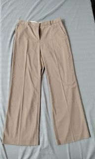 Zara Trouser Dad’s Pants Beige/light brown In Large size. As seen on Kathryn B. Used for fitting.