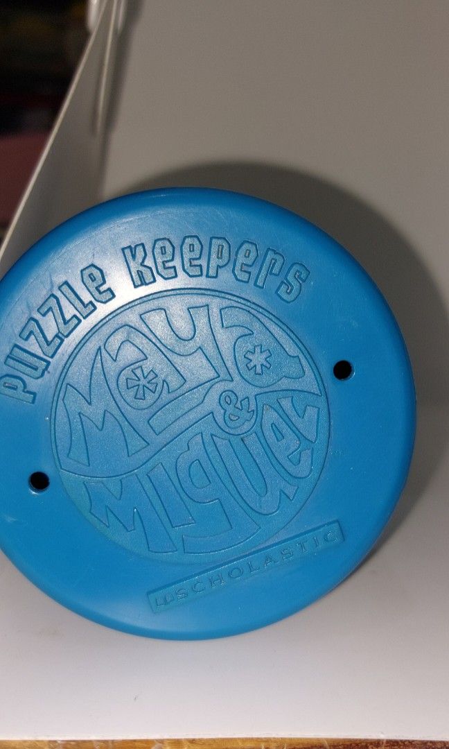 2011 Wendy's Maya & Miguel Puzzle Keepers Scholastic Collectible Blue