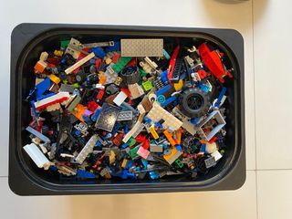 A box of Lego (5.6KG)