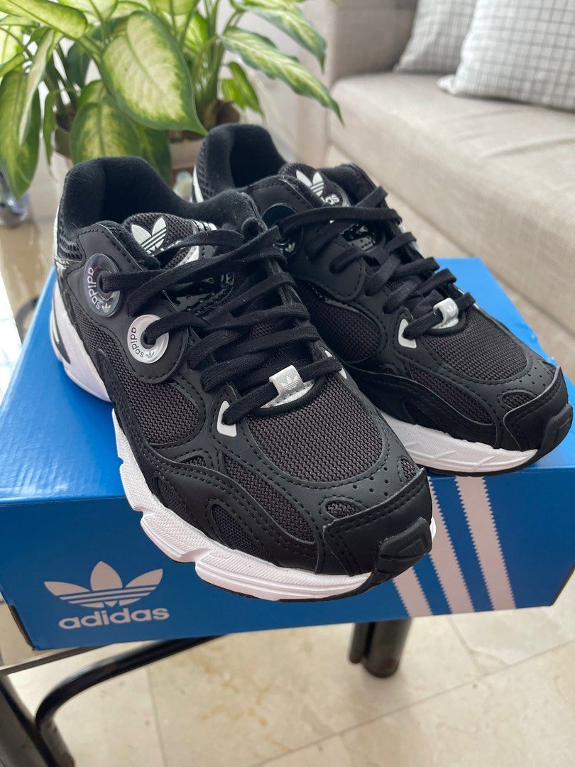 Adidas us on sale womens shoes black