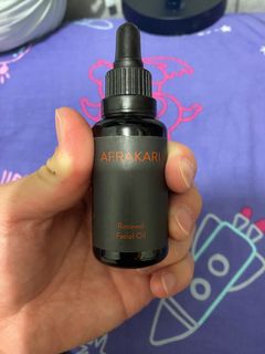 （分類：）位於 。 由 theweeknd1 提交（商品編號 1228350091，圖片 1）。簡介： 。