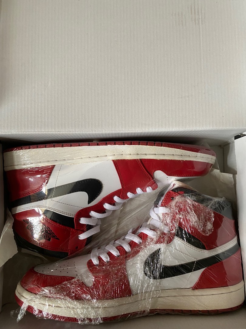 Air Jordan 1 chicago Men s Fashion Footwear Sneakers on Carousell