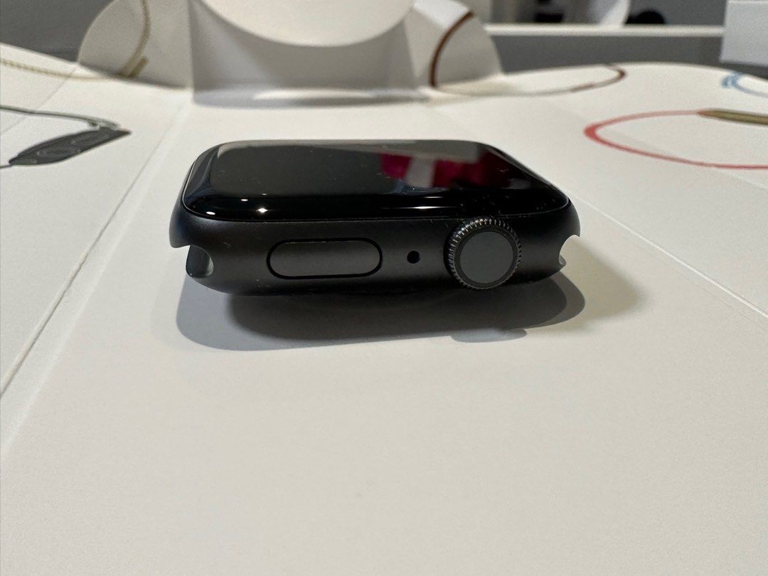 Apple Watch Series 6 44mm (Category: Wearables & Smart Watches) located in Del Monte. Submitted by 10_ny (Listing ID 1228338149, Image 1). Description: Apple Watch Series 6 44mm Almost Brand New 100% Battery Health Complete with box Pwedeng pwede sa maarte. Susuotin nalang. .