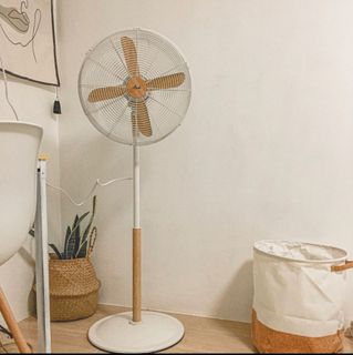 (Category: ) located in . Submitted by jshop09 (Listing ID 1228341994, Image 1). Description: .
