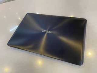 華碩asus i5處理器/ 15.6吋獨顯筆電 / 記憶體8G/ SSD 256G固態硬碟/台中市可面交