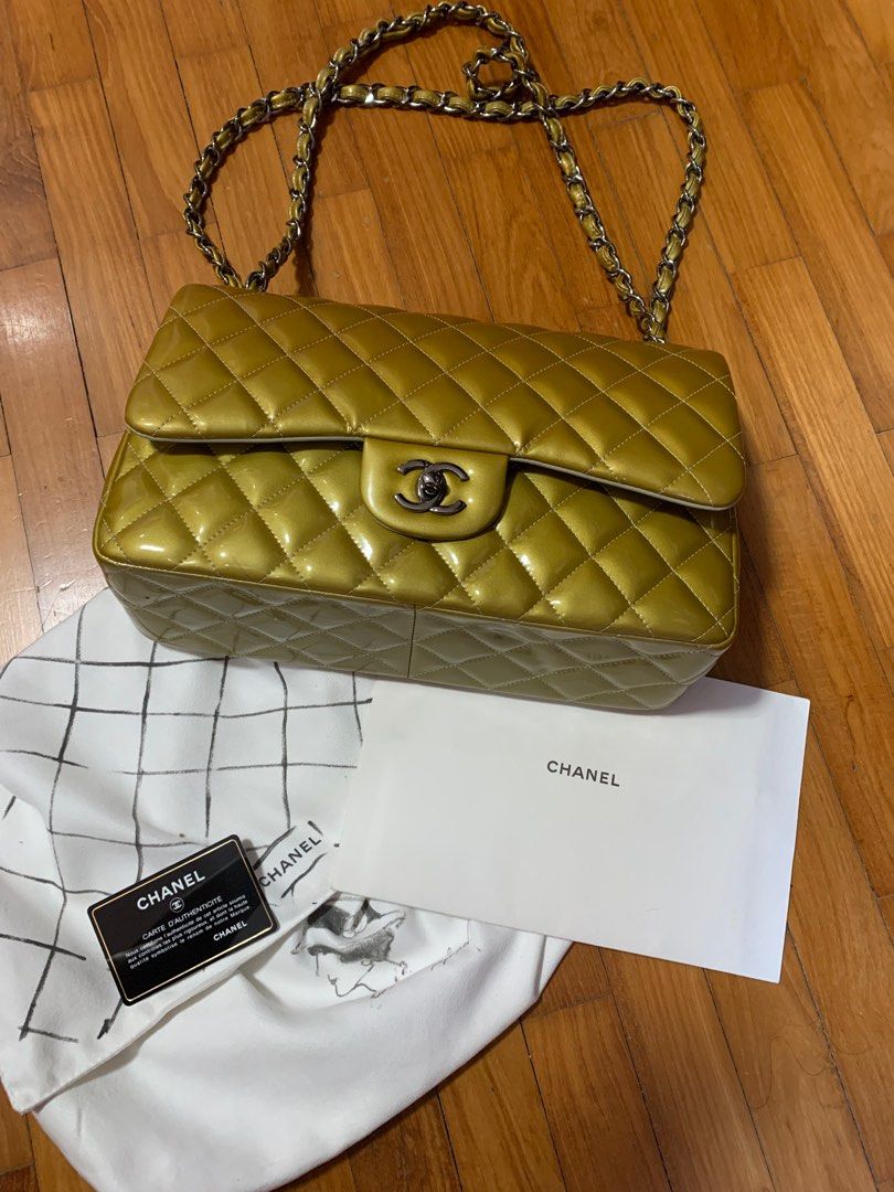 Auth Chanel Cream Quilted Patent Classic double flap Jumbo, Luxury