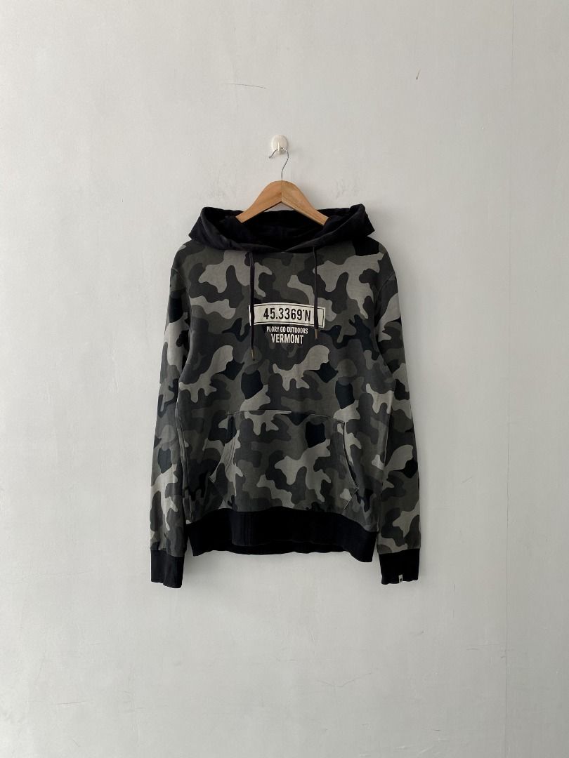 Authentic Pride and Glory Camouflage Hoodie (Category: Coats, Jackets and Outerwear) located in Iloilo. Submitted by sasukejd (Listing ID 1228256336, Image 1). Description: Medium for men, Semi-large for women Dimensions: 26.5x20.5 Issue: Sun fade on the neckline, minimal crack prints.
