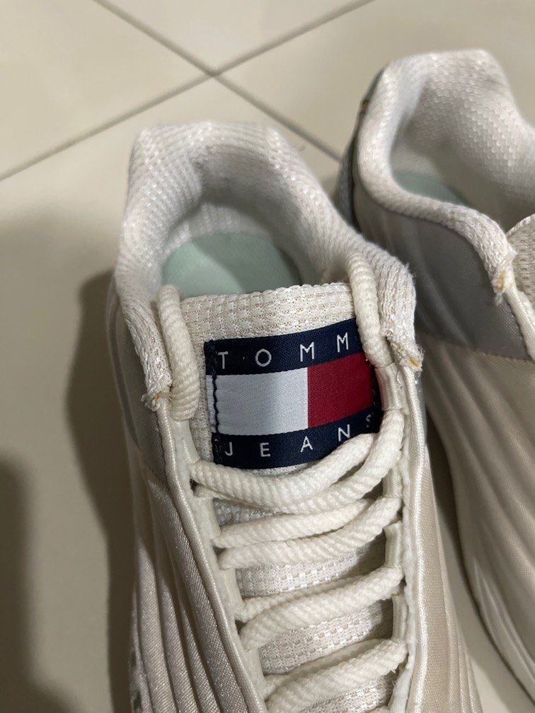 tommy hilfiger women's leather sneakers