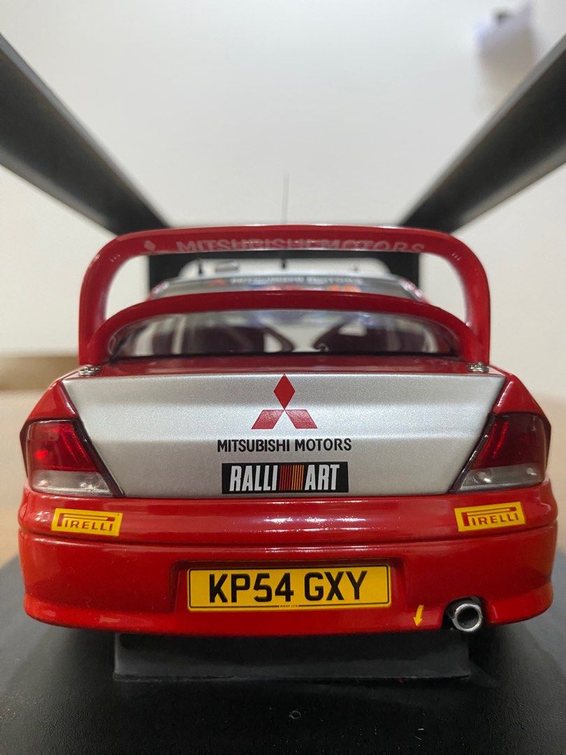 Super A 1/18scale MITSUBISHI Lancer Evolution VIII (White) [No.KA3202013] - KYOSHO minicar
