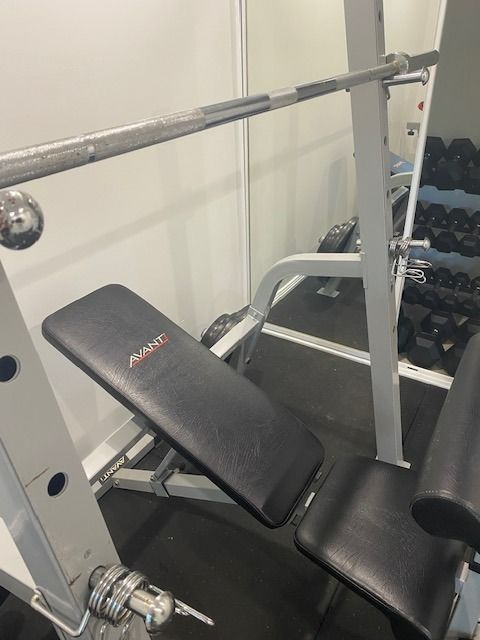 Avanti Bench Squat Rack with accessories Sports Equipment