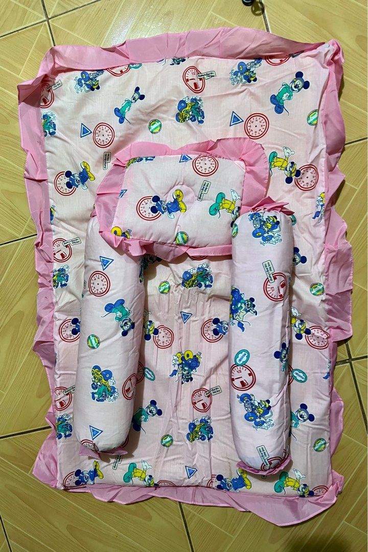 Baby comforter crib set (Category: Cots & Cribs) located in Cavite. Submitted by thehiddenhanger (Listing ID 1228316747, Image 2). Description: Needs washing only. Never been used but because of the leak from storage area, had a removable stain. Gogo express large pouch is 120 pesos for metro manila..
