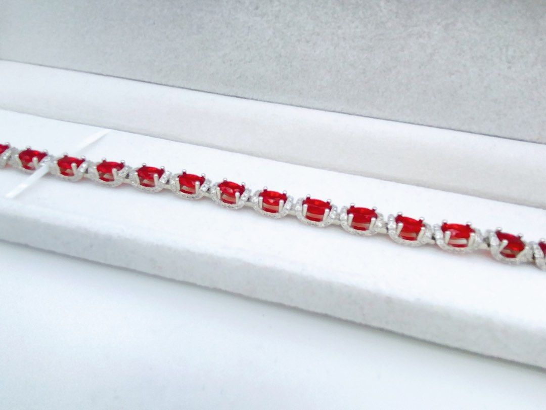Bracelet ruby （分類：飾物及配件）位於 Hong Kong。 由 jukusa 提交（商品編號 1228277325，圖片 3）。簡介： 。