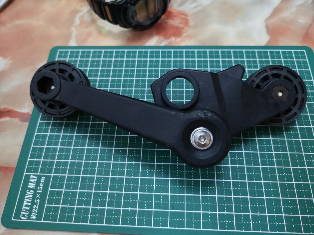 Brompton chain tensioner with jockey wheels heavily used, Sports