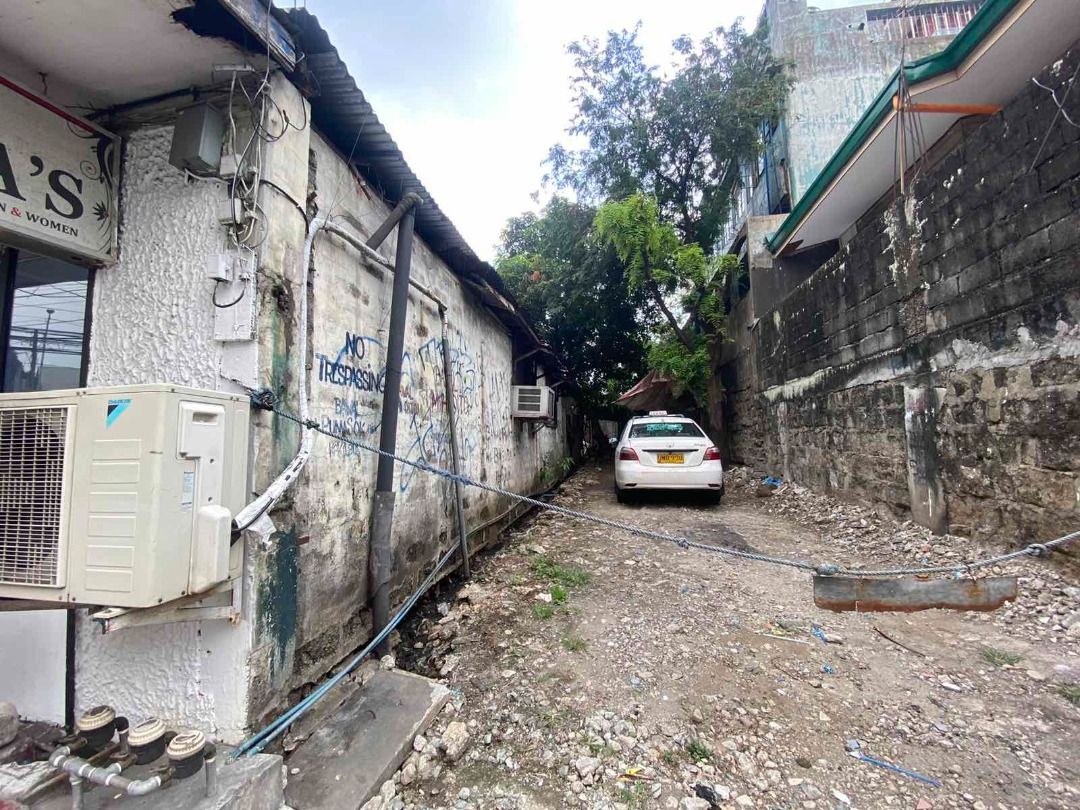 COMMERCIAL OLD HOUSE IN SAN FRANCISCO DEL MONTE QUEZON CITY , Property