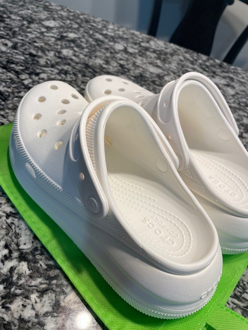 White crocs sales women's size 4
