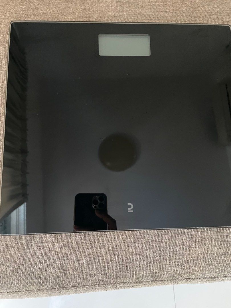 Decathlon weighing scale, Health & Nutrition, Health Monitors