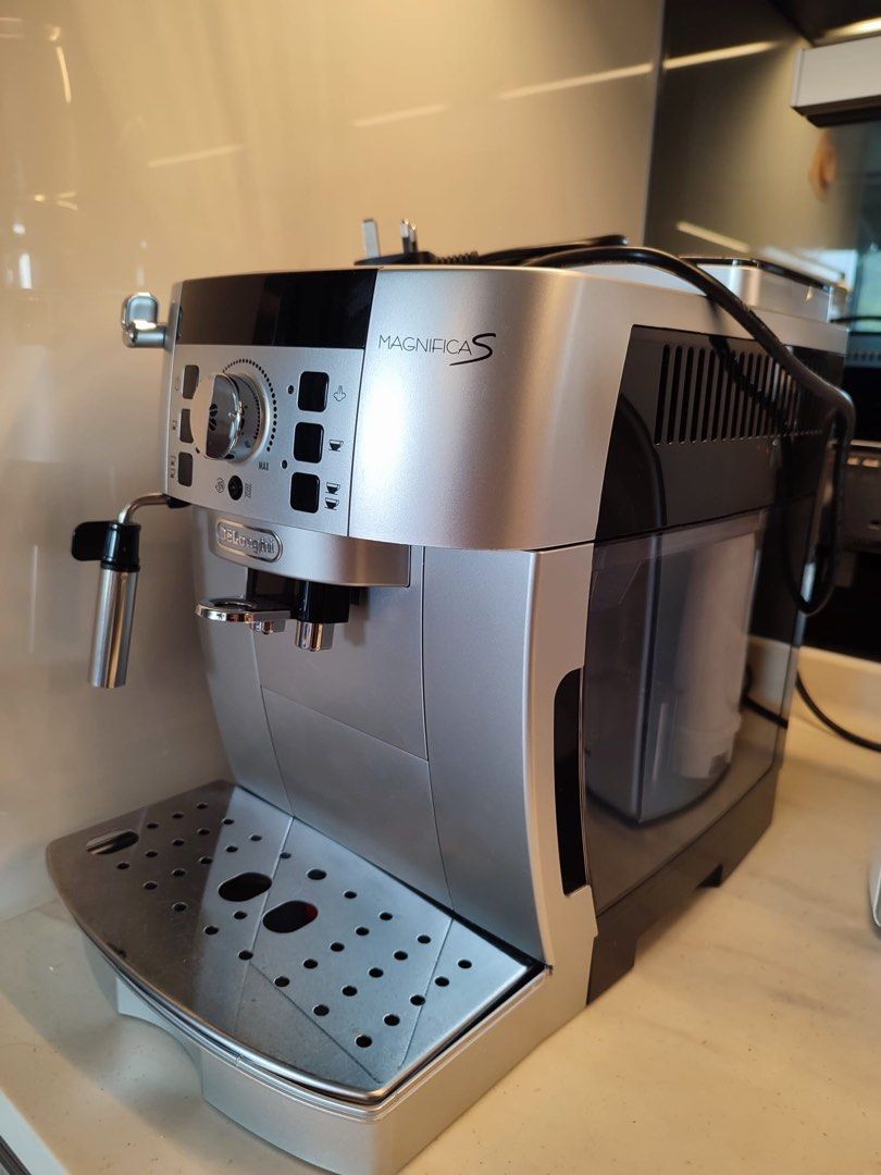 Delongi Magnifica S Coffee Machine, 家庭電器, 廚房電器, 咖啡機及咖啡壺 - Carousell