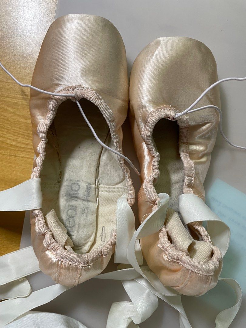 Demi pointe shoes, Women's Fashion, Footwear, Flats on Carousell
