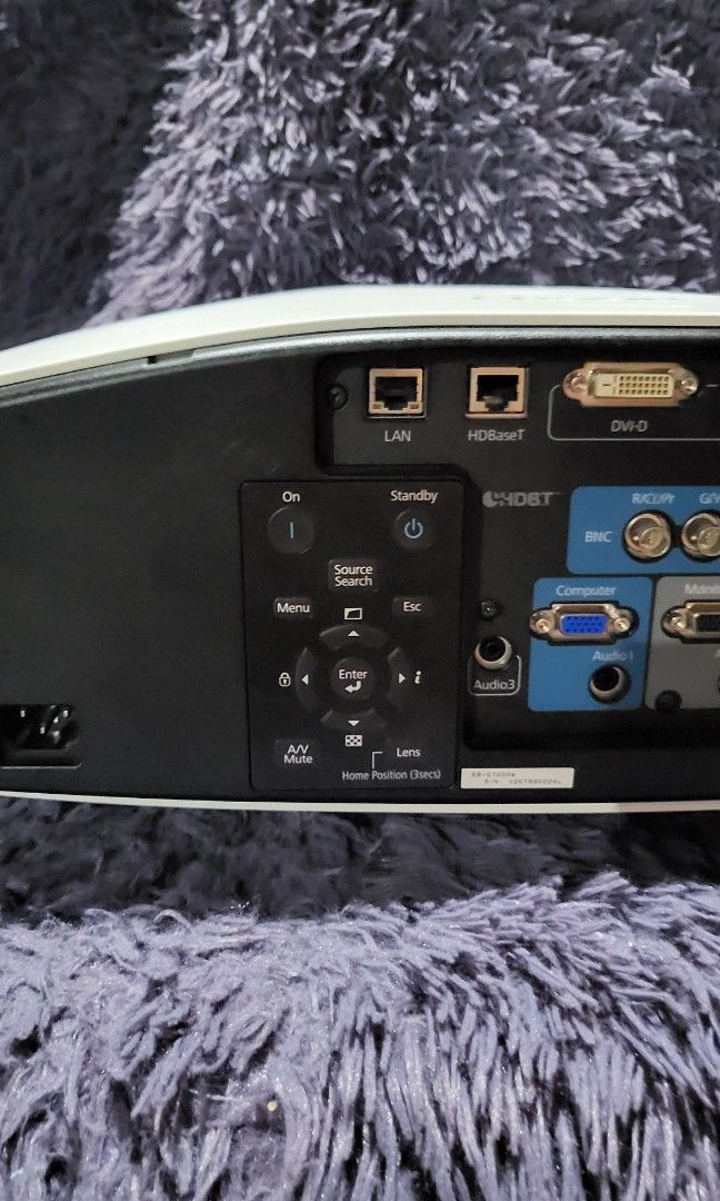 EPSON EBG7000W PROJECTOR ULTRA BRIGHT DISPLAH 6,500 LUMENS HEAVY DUTY