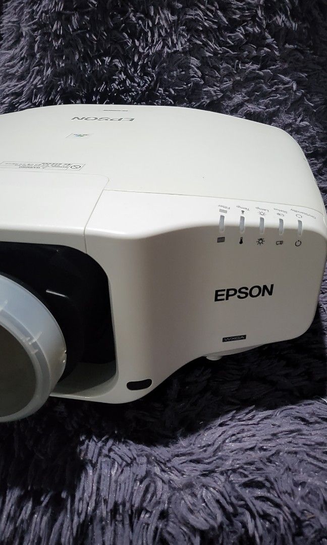 EPSON EBG7000W PROJECTOR ULTRA BRIGHT DISPLAH 6,500 LUMENS HEAVY DUTY