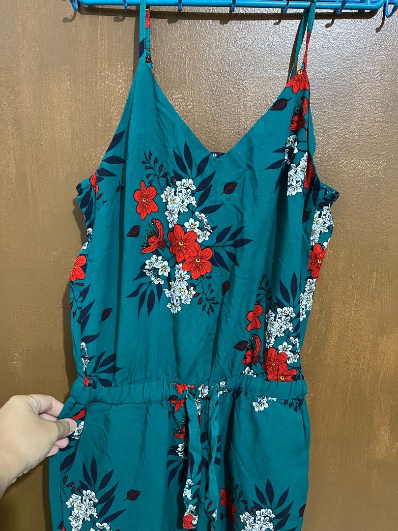 Green floral romper, Women's Fashion, Dresses & Sets, Rompers on Carousell