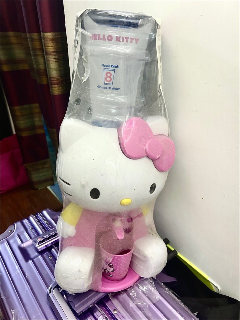 Hello Kitty water dispenser, 興趣及遊戲, 玩具 & 遊戲類 Carousell
