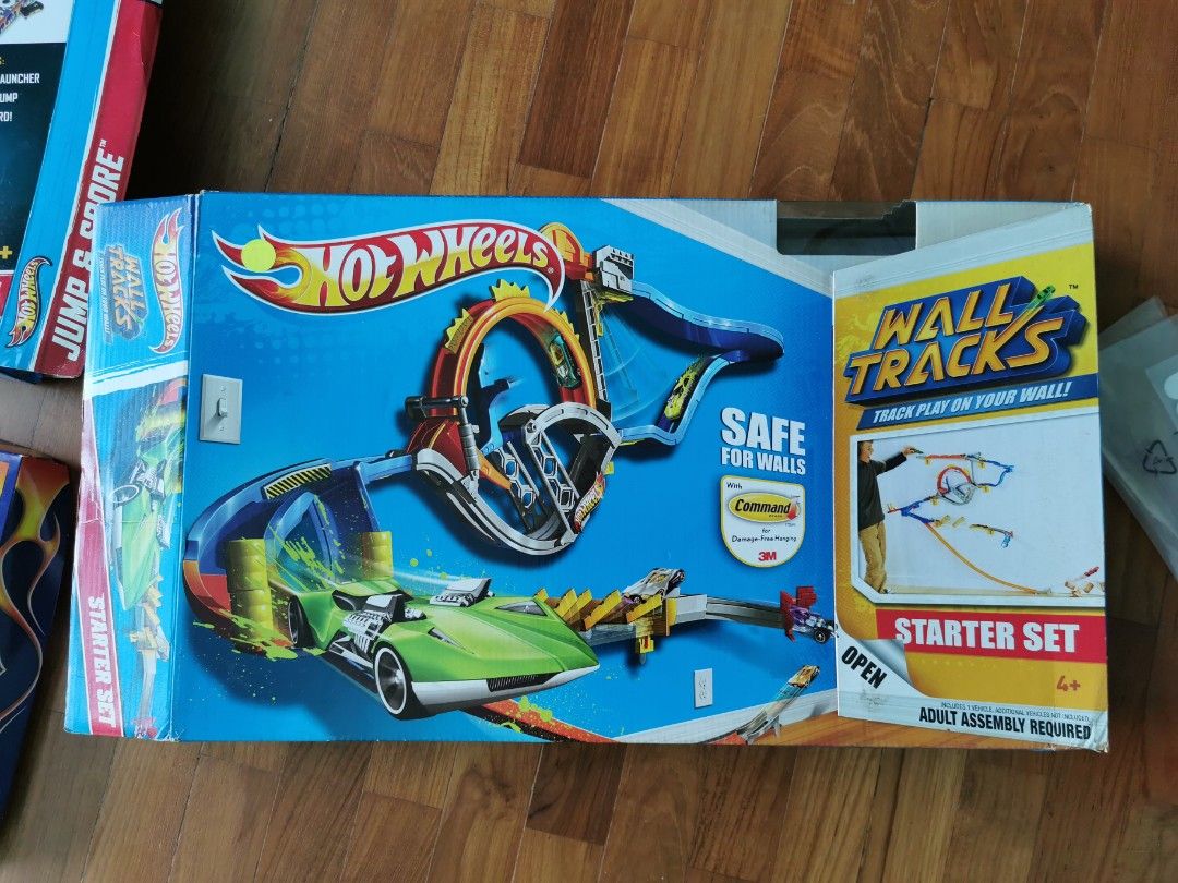 Hot Wheels Wall Tracks Starter Set + Jump & Score 3M Tape included for ...