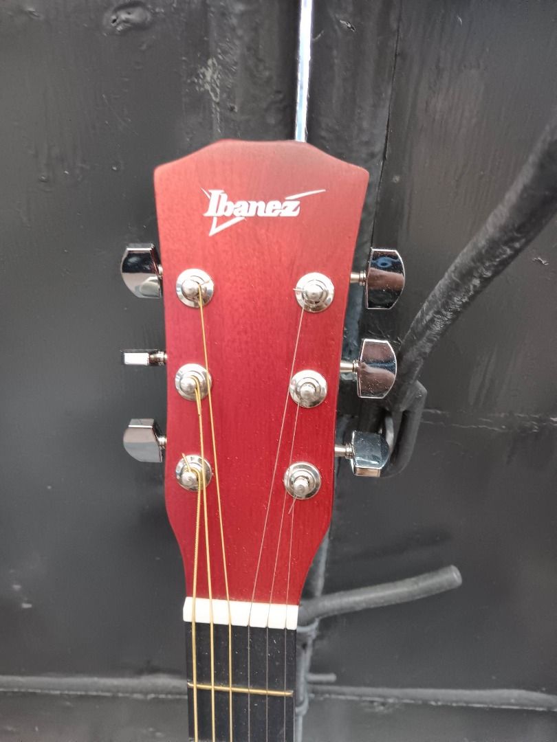 Ibanez acoustic guitar ordinary natural, Hobbies & Toys, Music & Media
