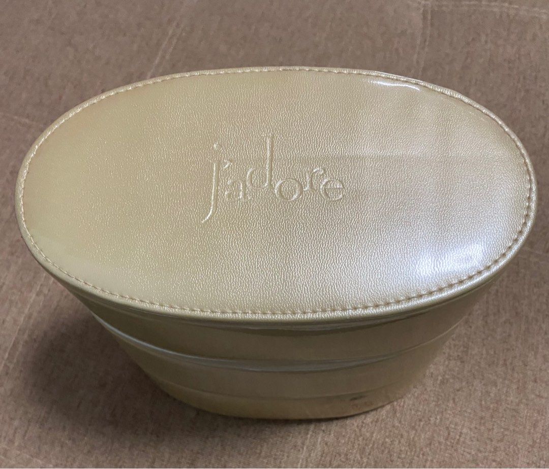 J’ADORE Cosmetic Kit / Make up Kit / Hard Case (Category: Makeup) located in Malabon City. Submitted by twinklevir (Listing ID 1228320349, Image 1). Description: J’adore Hard Case Cosmetic Kit See flaws on last picture..