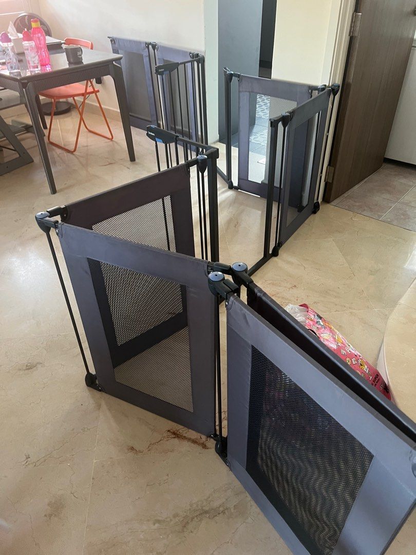 Lindam modular child safety gate, Babies & Kids, Baby Nursery & Kids Furniture, Safety Gates
