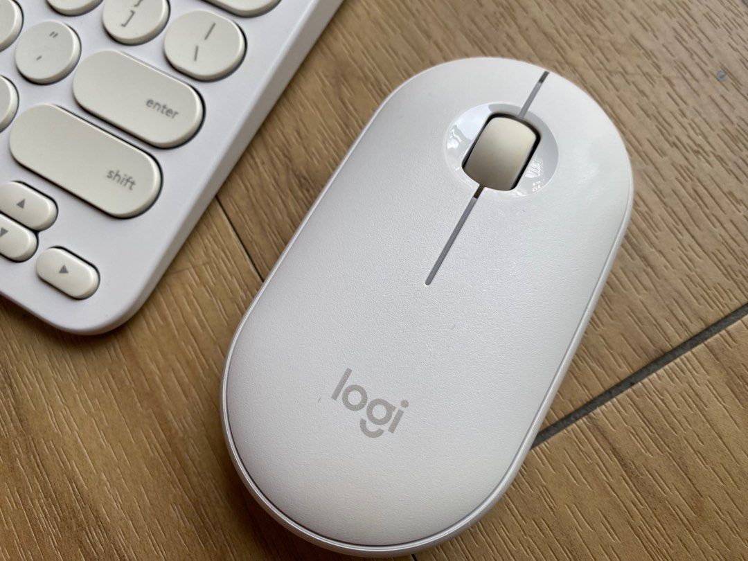 Logi keyboard and mouse set computers tech parts accessories