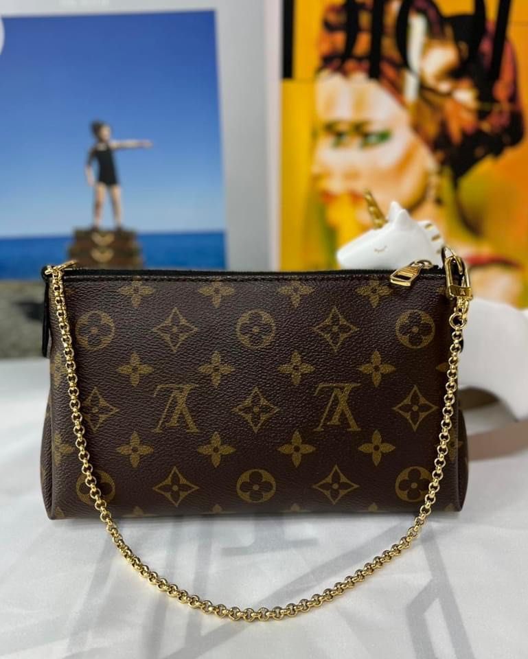 Louis Vuitton Pallas Clutch Monogram Noir, Luxury, Bags & Wallets on  Carousell