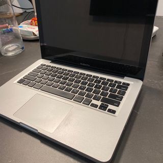 Macbook Pro (13 Inch, early 2011) Intel Core i5 Ram 4 SSD 128