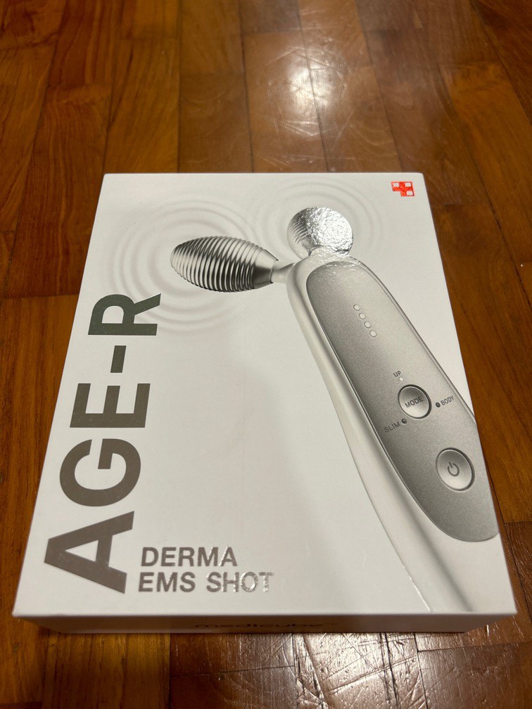 Medicube Age-R device (includes gel & stand), Beauty & Personal Care ...