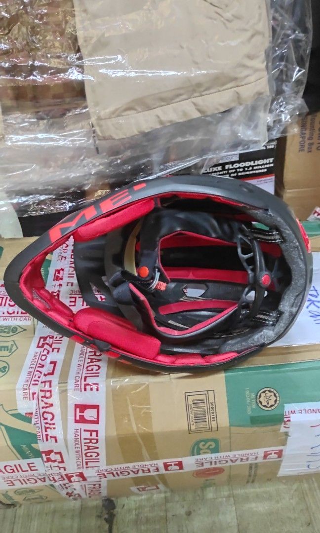Met parachute helmet, Sports Equipment, Bicycles & Parts, Bicycles on ...