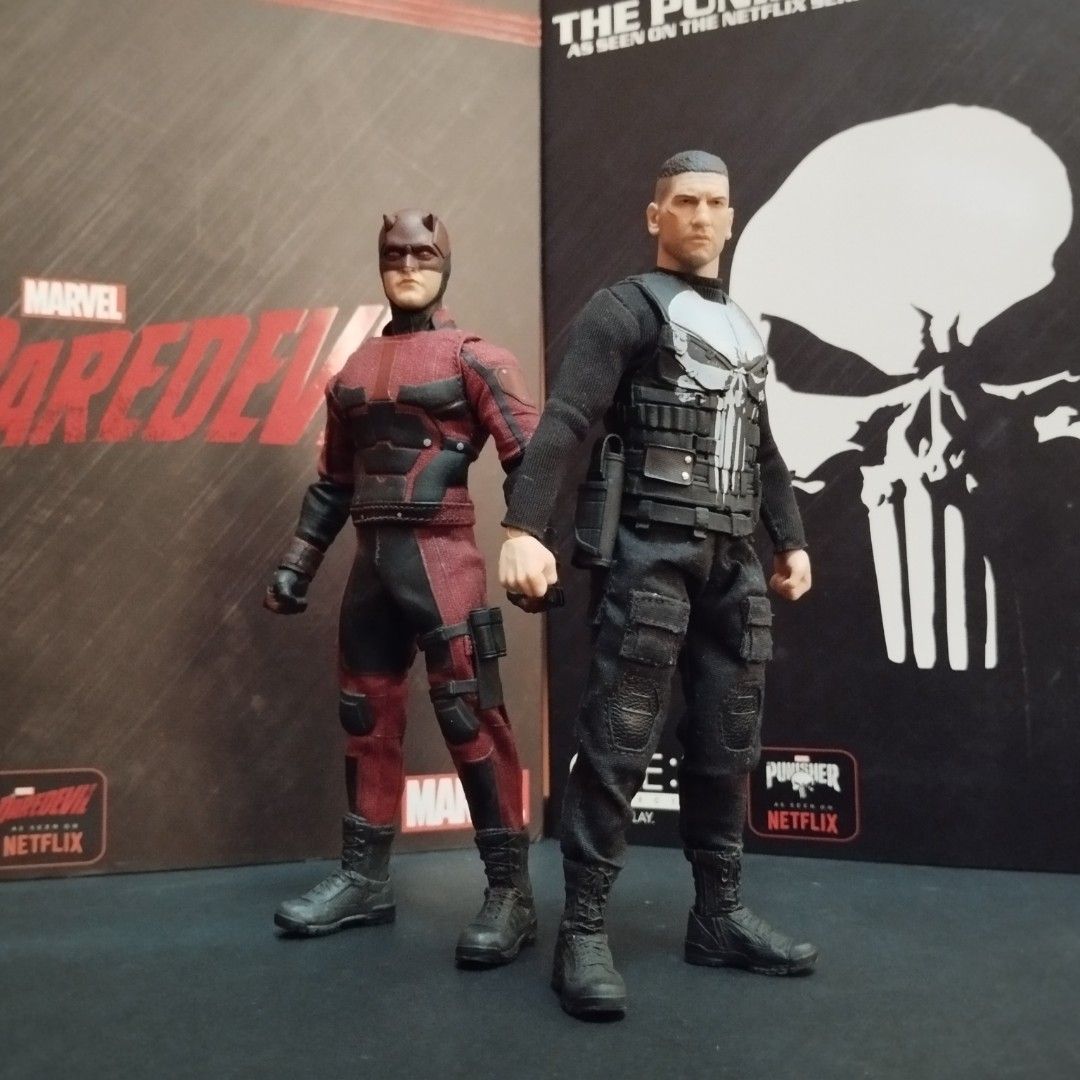 MEZCO Netflix Daredevil Punisher