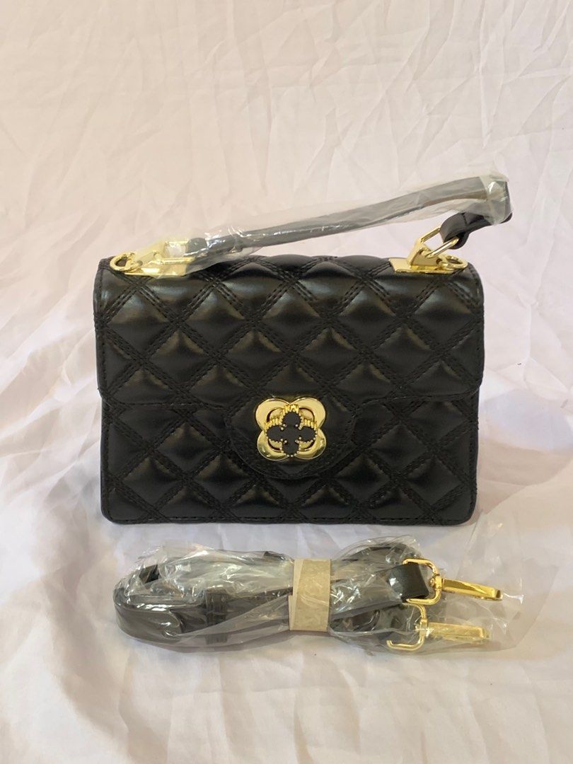 mini black party bag (Category: Shoulder Bags) located in Manila. Submitted by declutterbybells (Listing ID 1228314349, Image 1). Description: .