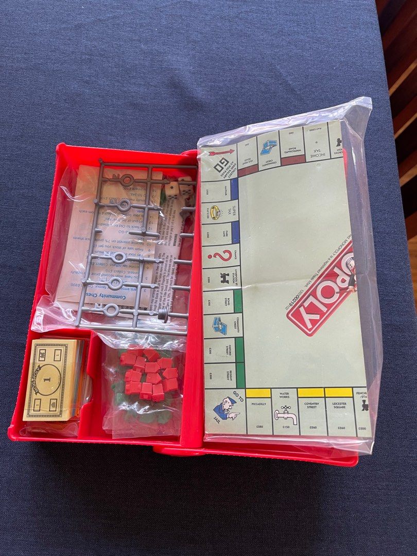 Monopoly Grab & Go (Category: Board Games & Puzzles) located in San Juan City. Submitted by rike_ramirez (Listing ID 1228284264, Image 2). Description: Monopoly Grab & Go Game No more box Lacking 1 Key.