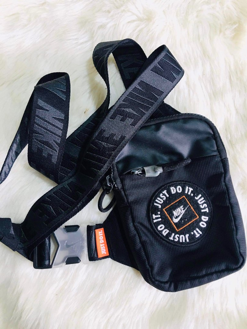 advance small hip pack nike