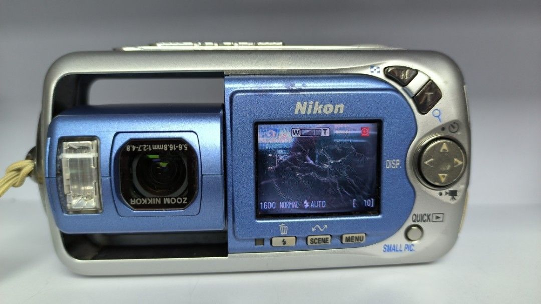 Nikon Coolpix 2500 反cam 自拍復古CCD, 攝影器材, 相機- Carousell