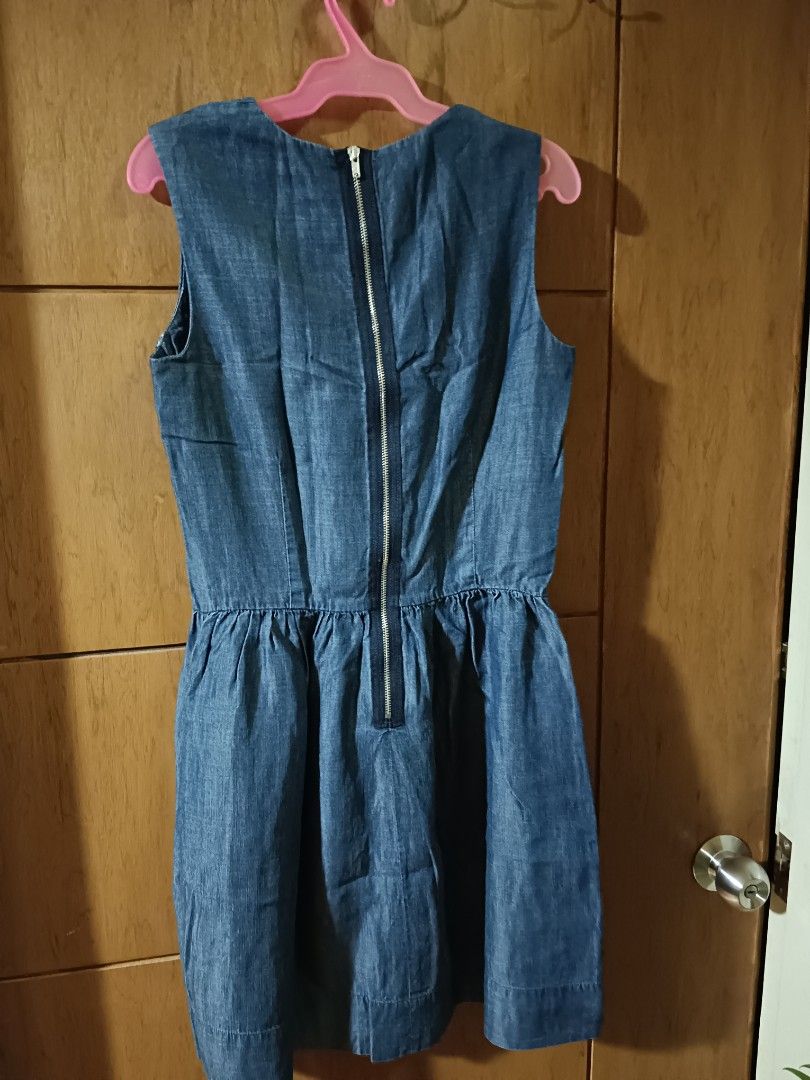 Original Gap Denim Dress (Category: Dresses) located in Quezon City. Submitted by chonalaxa (Listing ID 1228317045, Image 2). Description: selling my denim dress since it's no longer fit to me. this dress is very chic in person.